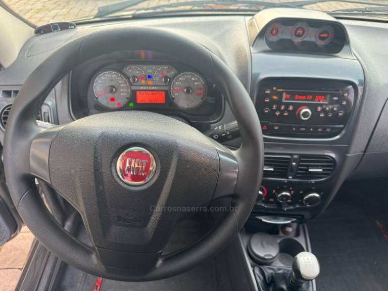FIAT - PALIO - 2013/2014 - Cinza - R$ 47.000,00