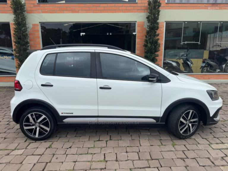 VOLKSWAGEN - FOX - 2018/2019 - Branca - R$ 65.000,00