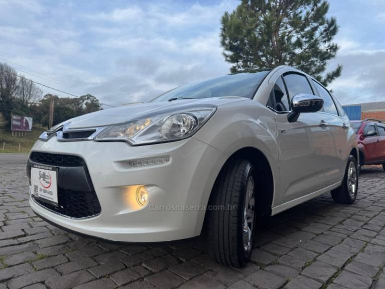 CITROËN - C3 - 2014/2015 - Branca - R$ 47.000,00