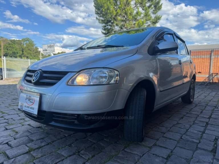 VOLKSWAGEN - FOX - 2008/2009 - Prata - R$ 26.000,00