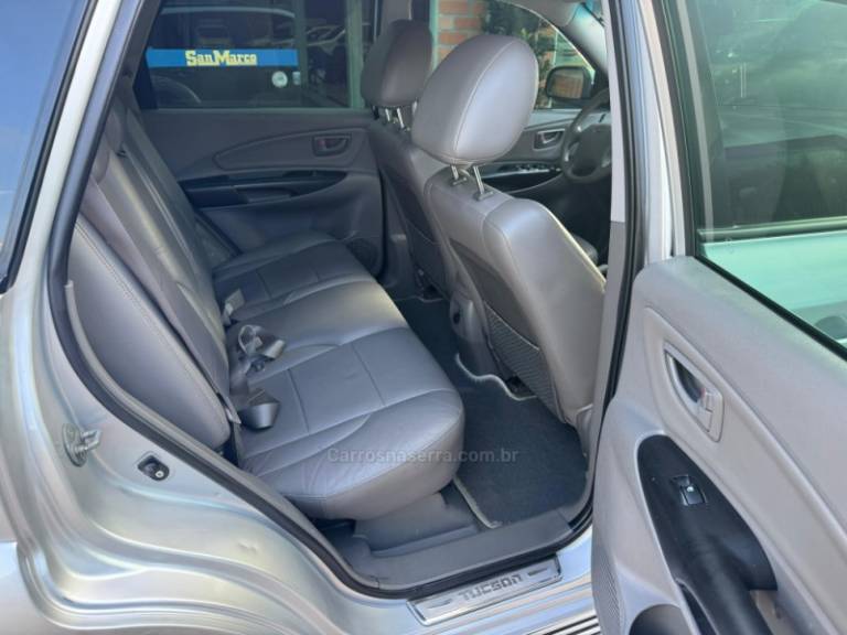 HYUNDAI - TUCSON - 2014/2015 - Prata - R$ 55.000,00