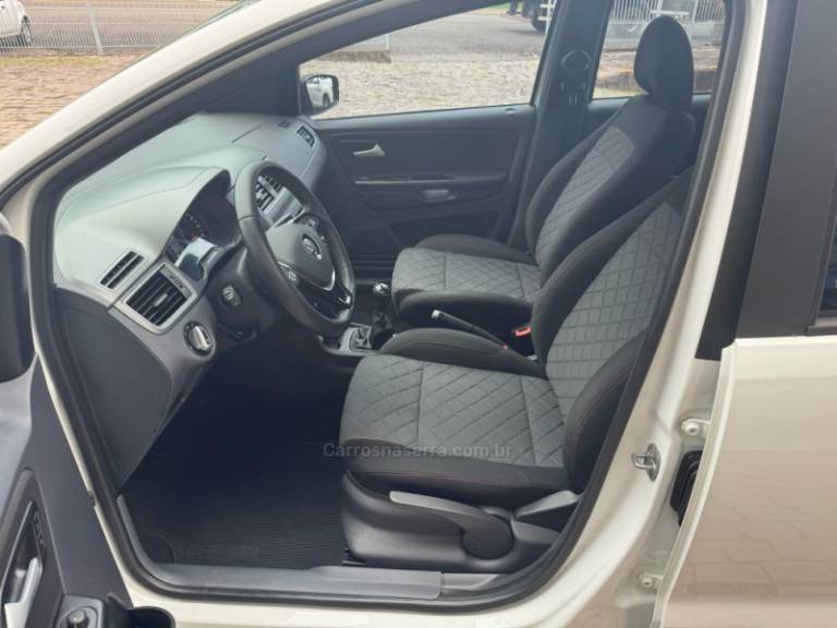 VOLKSWAGEN - FOX - 2018/2019 - Branca - R$ 65.000,00