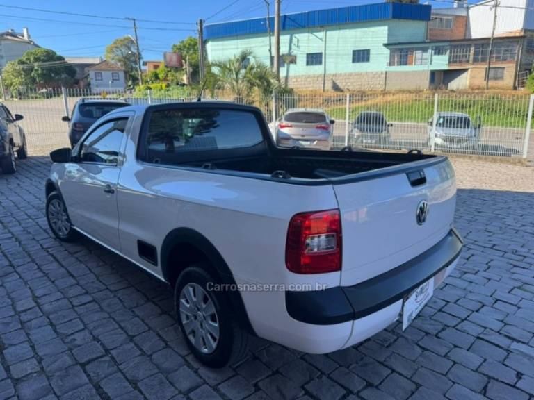 VOLKSWAGEN - SAVEIRO - 2015/2016 - Branca - R$ 43.000,00