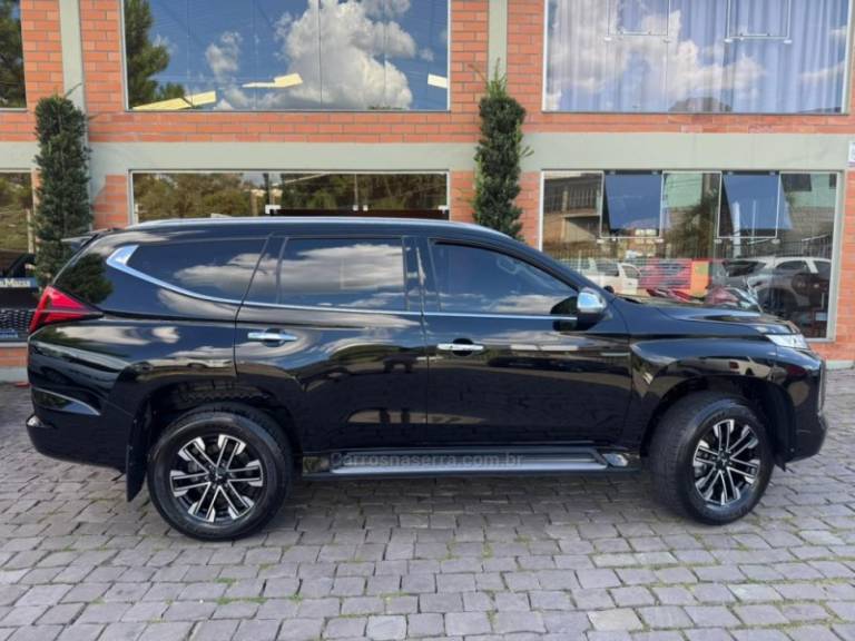 MITSUBISHI - PAJERO SPORT - 2023/2024 - Preta - Sob Consulta