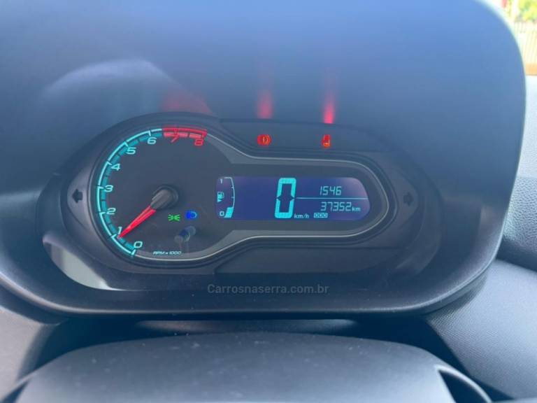 CHEVROLET - ONIX - 2013/2014 - Branca - R$ 43.000,00