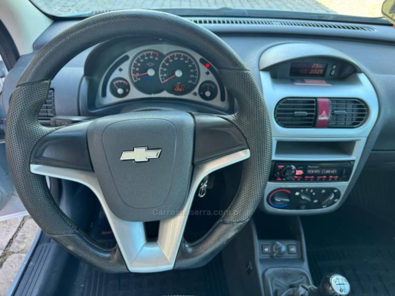 CHEVROLET - CORSA - 2011/2011 - Prata - R$ 26.000,00