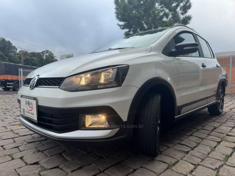 VOLKSWAGEN - FOX - 2018/2019 - Branca - R$ 65.000,00