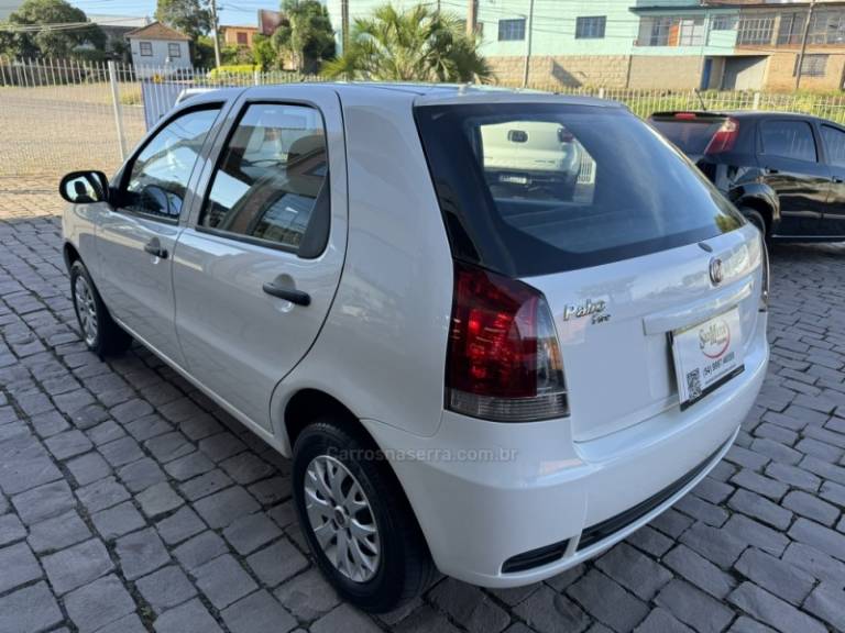 FIAT - PALIO - 2014/2014 - Branca - R$ 34.000,00