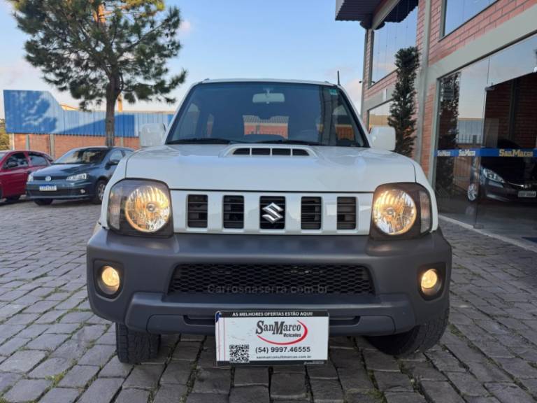 SUZUKI - JIMNY - 2021/2022 - Branca - R$ 103.000,00