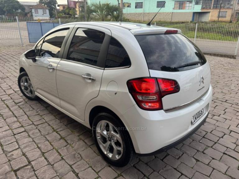 CITROËN - C3 - 2014/2015 - Branca - R$ 47.000,00