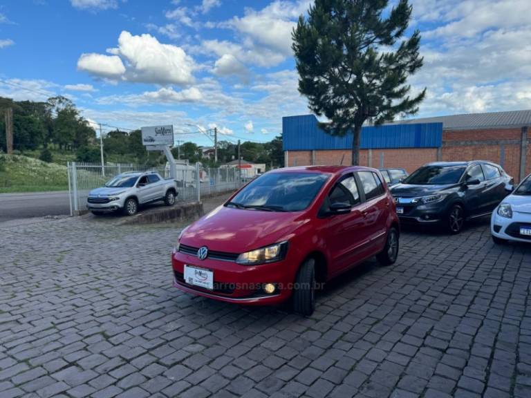 VOLKSWAGEN - FOX - 2019/2020 - Vermelha - R$ 64.000,00