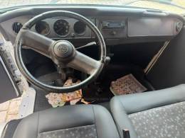 VOLKSWAGEN - KOMBI - 2003/2004 - Branca - R$ 36.000,00