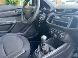 CHEVROLET - ONIX - 2013/2014 - Branca - R$ 43.000,00