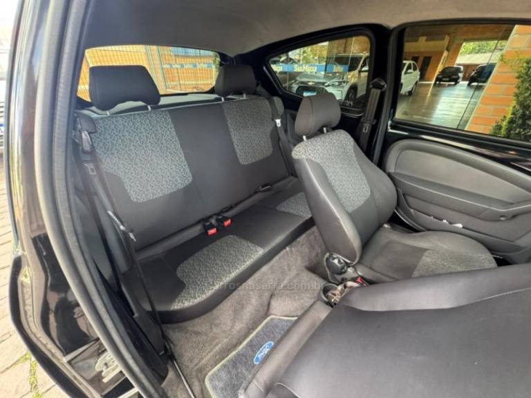 FORD - KA - 2011/2012 - Preta - R$ 27.000,00