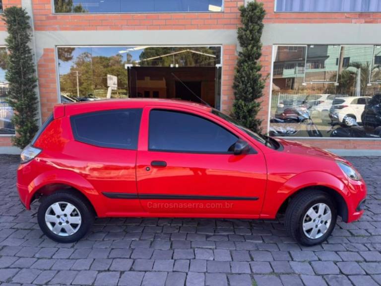 FORD - KA - 2012/2013 - Vermelha - R$ 28.000,00