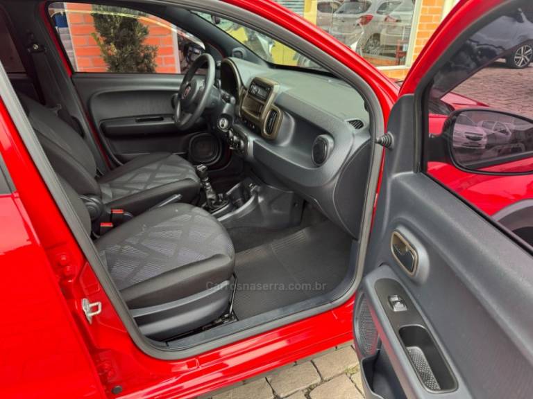 FIAT - MOBI - 2018/2019 - Vermelha - R$ 50.000,00