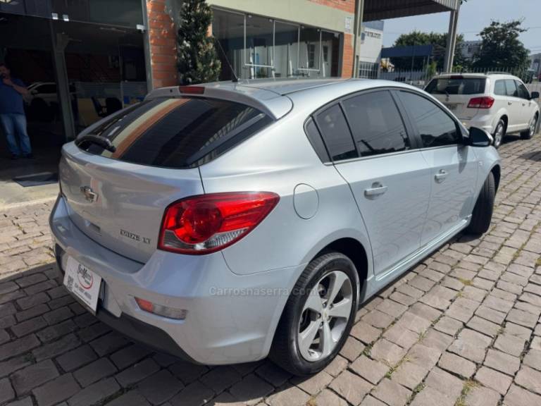 CHEVROLET - CRUZE - 2012/2013 - Prata - R$ 59.000,00