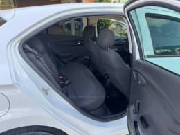 CHEVROLET - ONIX - 2013/2014 - Branca - R$ 43.000,00