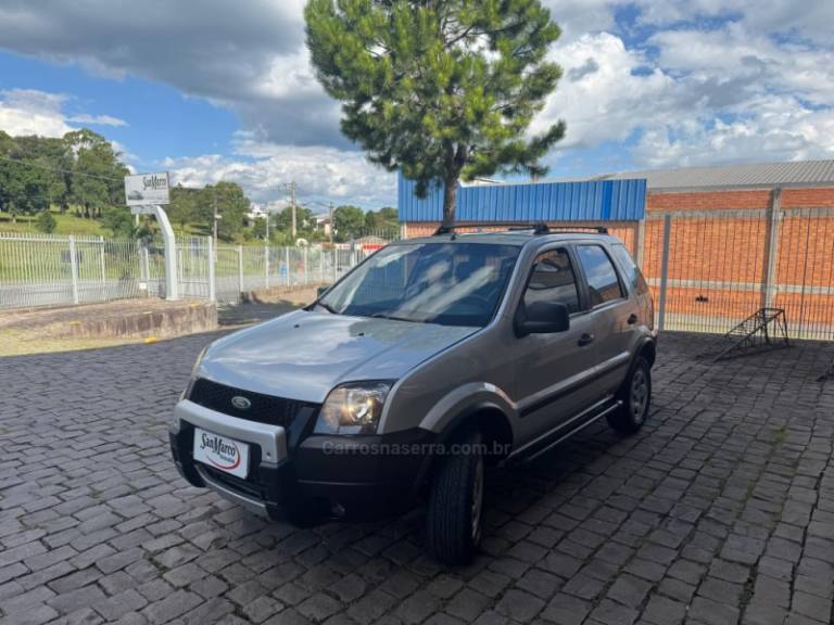 FORD - ECOSPORT - 2005/2006 - Prata - R$ 29.500,00