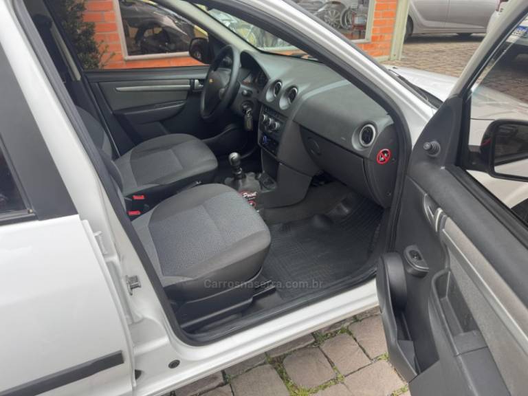 CHEVROLET - CELTA - 2014/2015 - Branca - R$ 36.500,00