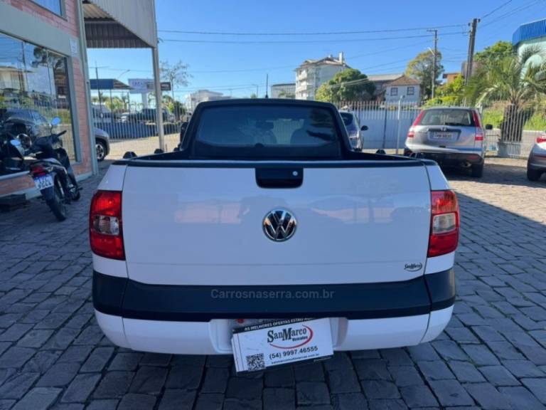 VOLKSWAGEN - SAVEIRO - 2015/2016 - Branca - R$ 43.000,00