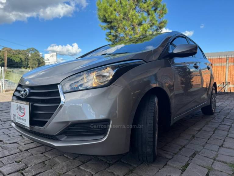 HYUNDAI - HB20 - 2018/2018 - Prata - R$ 58.000,00