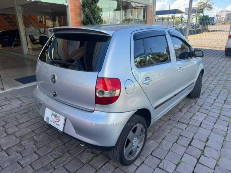 VOLKSWAGEN - FOX - 2008/2009 - Prata - R$ 26.000,00