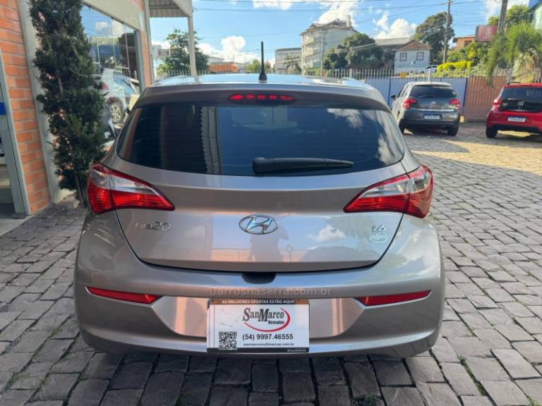 HYUNDAI - HB20 - 2018/2018 - Prata - R$ 58.000,00