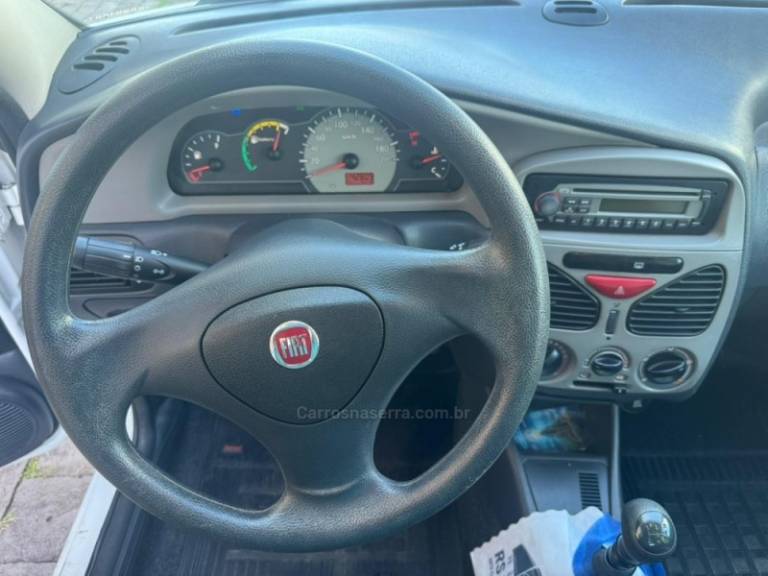 FIAT - PALIO - 2013/2014 - Branca - R$ 34.500,00