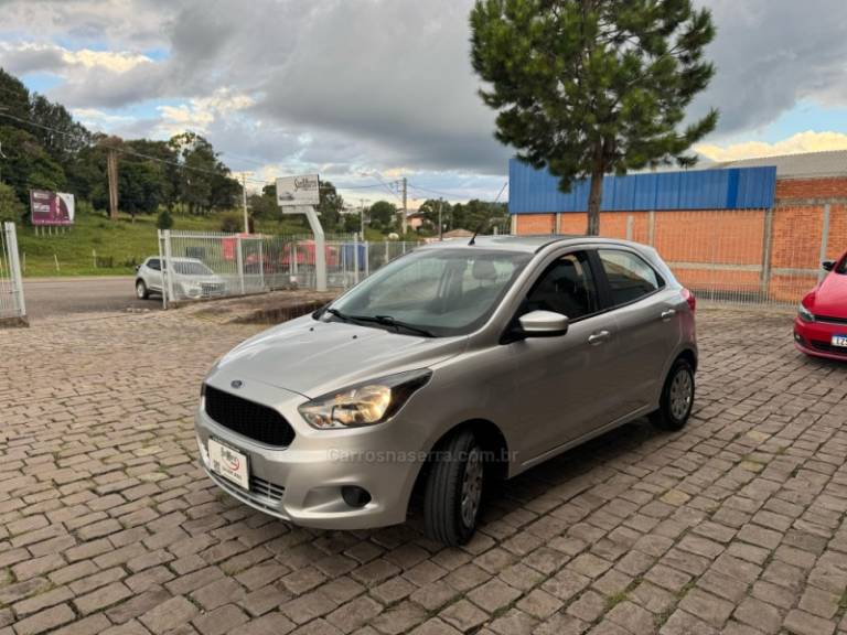 FORD - KA - 2017/2018 - Prata - R$ 50.000,00