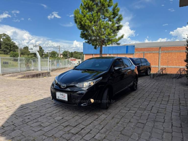 TOYOTA - YARIS - 2020/2021 - Preta - R$ 88.000,00