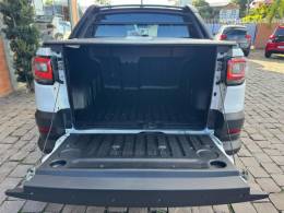 FIAT - STRADA - 2023/2024 - Branca - R$ 132.000,00