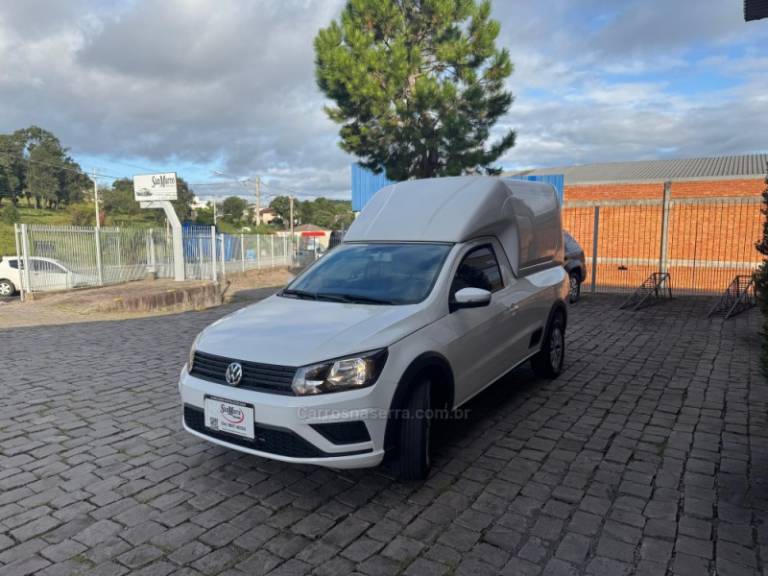 VOLKSWAGEN - SAVEIRO - 2022/2023 - Branca - R$ 85.000,00