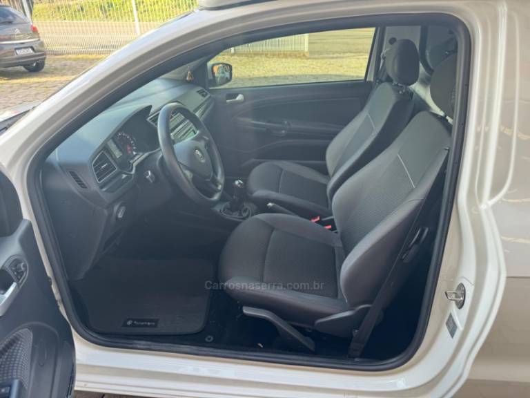 VOLKSWAGEN - SAVEIRO - 2022/2023 - Branca - R$ 85.000,00