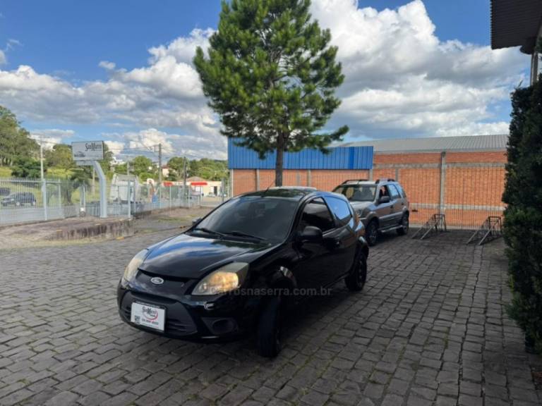 FORD - KA - 2011/2012 - Preta - R$ 27.000,00